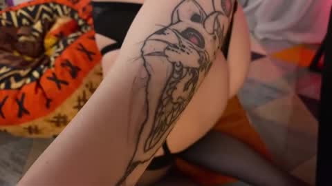 Emmy  help me reach 100 thumbs up online show from 04-18-26, 09:37