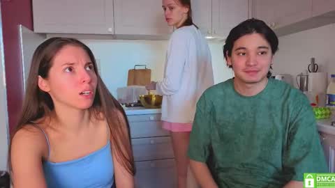 Julia and Mira online show from 02-21-26, 09:54