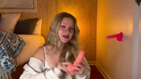 Snapshot of iheartcassie2844 chatting on 12-10-24, 05:28 cassie online show from 12-10-24, 05:28