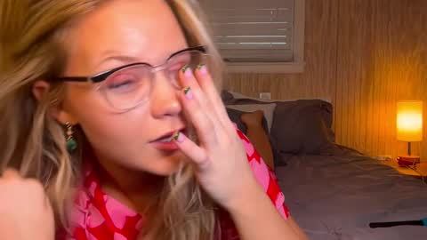 Snapshot of iheartcassie2844 chatting on 01-06-25, 10:05 cassie online show from 01-06-25, 10:05