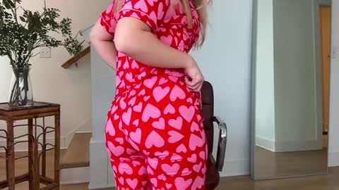 Snapshot of iheartcassie2844 chatting on 01-11-25, 07:16 cassie online show from 01-11-25, 07:16