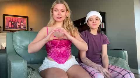 Snapshot of iheartcassie2844 chatting on 02-17-25, 07:42 cassie online show from 02-17-25, 07:42