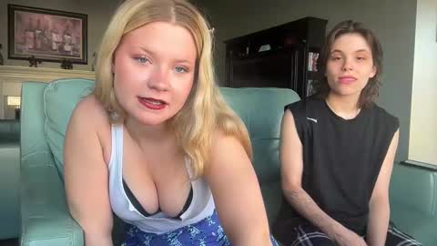 Snapshot of iheartcassie2844 chatting on 02-21-25, 09:32 cassie online show from 02-21-25, 09:32