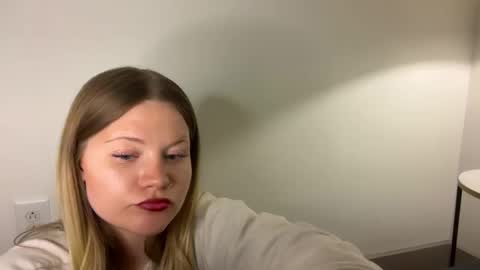 Snapshot of iheartcassie2844 chatting on 11-19-25, 02:33 cassie online show from 11-19-25, 02:33