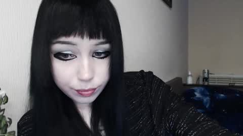 iiiiiiis online show from 12-15-25, 03:44