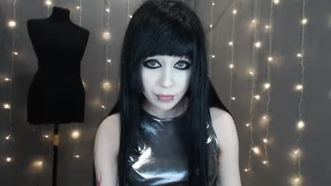 iiiiiiis online show from 04-09-26, 07:52