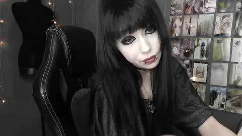 iiiiiiis online show from 04-20-26, 06:49