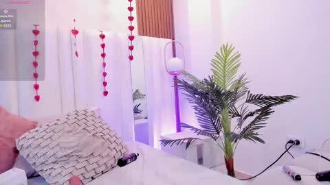 Zoe online show from 02-18-26, 03:46