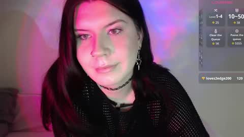 Vella online show from 10-25-25, 04:13