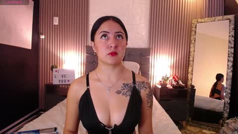 Snapshot of iisabella_smith_ chatting on 12-02-24, 01:24 Isa online show from 12-02-24, 01:24