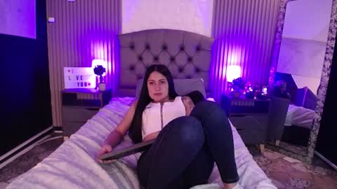 Snapshot of iisabella_smith_ chatting on 12-21-24, 05:40 Isa online show from 12-21-24, 05:40