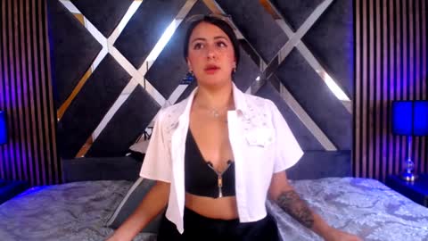 Snapshot of iisabella_smith_ chatting on 02-08-25, 03:42 Isa online show from 02-08-25, 03:42