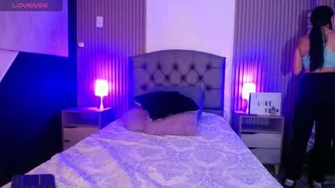 Snapshot of iisabella_smith_ chatting on 02-24-25, 01:10 Isa online show from 02-24-25, 01:10