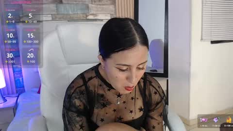 Snapshot of iisabella_smith_ chatting on 09-17-25, 08:43 Isa online show from 09-17-25, 08:43