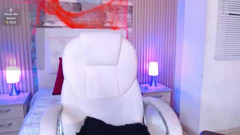 Snapshot of iisabella_smith_ chatting on 10-29-25, 07:59 Isa online show from 10-29-25, 07:59