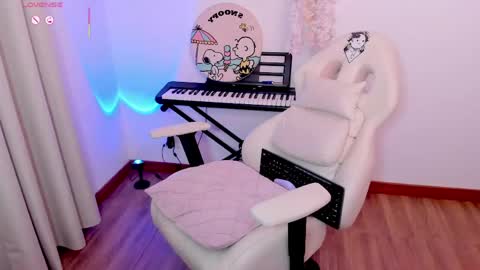 Snapshot of iki_mei chatting on 05-27-26, 01:57 Maria online show from 05-27-26, 01:57