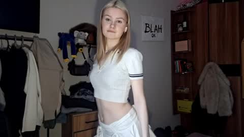 ShyLuna online show from 03-28-26, 05:18