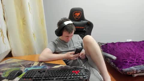 Snapshot of iliaskrislove chatting on 12-15-25, 01:59 iliaskris online show from 12-15-25, 01:59