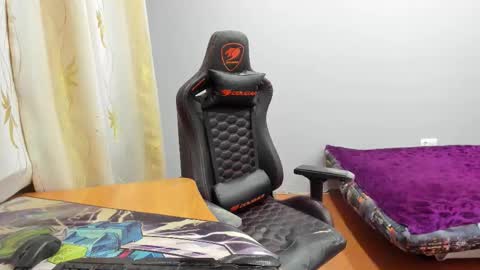 Snapshot of iliaskrislove chatting on 12-18-25, 07:42 iliaskris online show from 12-18-25, 07:42