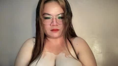 Snapshot of ill_moan_foryouxx chatting on 06-05-26, 02:23 QUEEN KATH online show from 06-05-26, 02:23