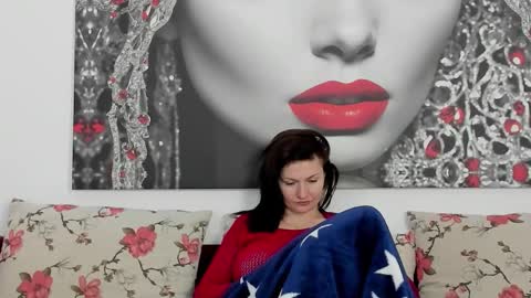 Snapshot of illegalbeauty87 chatting on 02-04-26, 01:55 Ingrid or more easier...Miss GoDDess Mistress online show from 02-04-26, 01:55