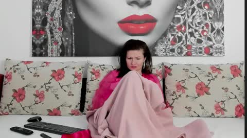 Snapshot of illegalbeauty87 chatting on 02-26-26, 01:26 Ingrid or more easier...Miss GoDDess Mistress online show from 02-26-26, 01:26