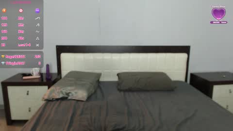 Snapshot of iloniya chatting on 11-16-25, 12:00 iloniya online show from 11-16-25, 12:00