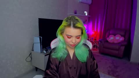 Roxy online show from 11-12-25, 06:41