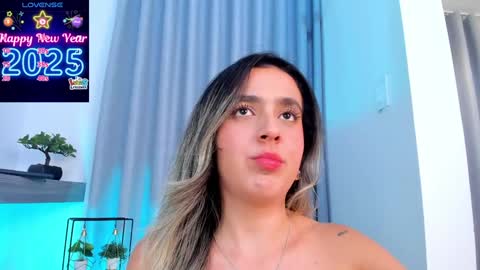 Snapshot of im_antonia chatting on 01-20-25, 10:04 LUCY online show from 01-20-25, 10:04