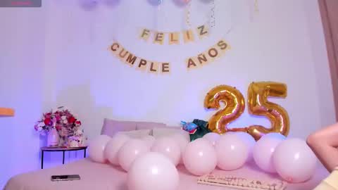 Snapshot of im_antonia chatting on 09-20-25, 07:04 LUCY online show from 09-20-25, 07:04