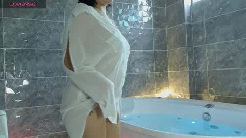 Snapshot of im_aurora_ chatting on 12-14-25, 09:08 aurora online show from 12-14-25, 09:08