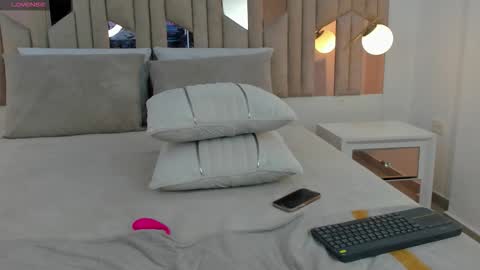 Snapshot of im_caro chatting on 10-08-25, 04:21 Caro online show from 10-08-25, 04:21