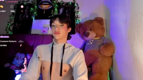 Snapshot of im_crisvega88 chatting on 01-22-25, 05:05 criss online show from 01-22-25, 05:05