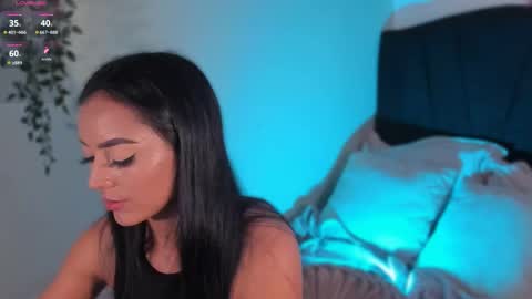 Snapshot of im_isabellaa chatting on 10-12-25, 03:55 Isa online show from 10-12-25, 03:55