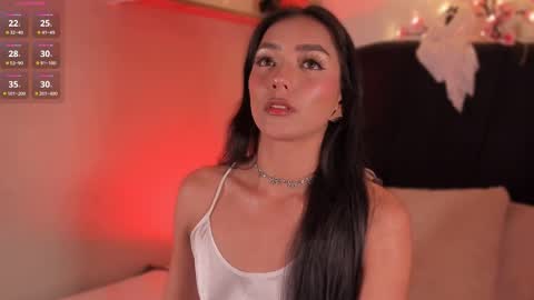 Snapshot of im_isabellaa chatting on 10-29-25, 11:17 Isa online show from 10-29-25, 11:17