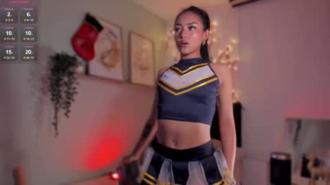 Snapshot of im_isabellaa chatting on 12-18-25, 01:44 Isa online show from 12-18-25, 01:44