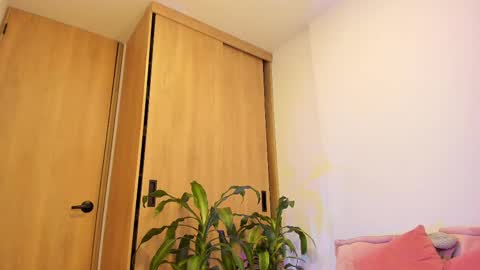 Luna online show from 02-26-25, 06:04