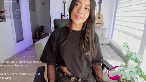 Snapshot of im_mariana chatting on 01-11-25, 06:44 im_mariana online show from 01-11-25, 06:44