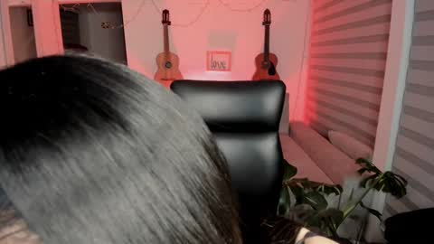 Snapshot of im_mariana chatting on 10-02-25, 12:06 im_mariana online show from 10-02-25, 12:06