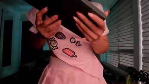 Snapshot of im_mariana chatting on 10-04-25, 06:28 im_mariana online show from 10-04-25, 06:28