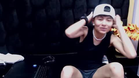 Snapshot of im_mathias chatting on 12-27-24, 06:14 mathias online show from 12-27-24, 06:14