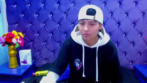 Snapshot of im_mathias chatting on 01-12-25, 02:03 mathias online show from 01-12-25, 02:03