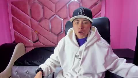 Snapshot of im_mathias chatting on 01-29-25, 02:40 mathias online show from 01-29-25, 02:40