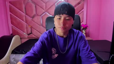 Snapshot of im_mathias chatting on 01-29-25, 06:43 mathias online show from 01-29-25, 06:43