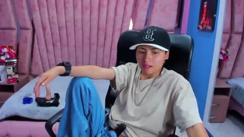 Snapshot of im_mathias chatting on 03-11-25, 03:37 mathias online show from 03-11-25, 03:37