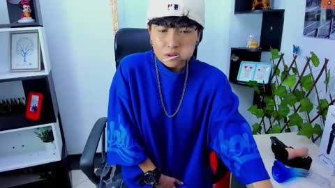 Snapshot of im_mathias chatting on 10-15-25, 03:17 mathias online show from 10-15-25, 03:17