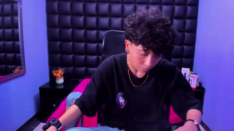 Snapshot of im_mathias chatting on 10-25-25, 04:31 mathias online show from 10-25-25, 04:31