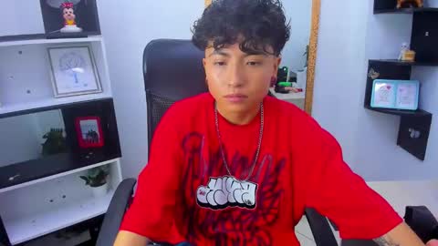 Snapshot of im_mathias chatting on 10-30-25, 10:54 mathias online show from 10-30-25, 10:54