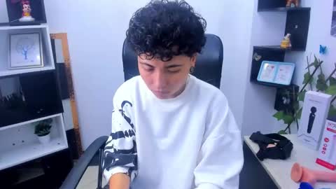 Snapshot of im_mathias chatting on 11-19-25, 03:06 mathias online show from 11-19-25, 03:06