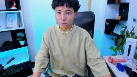 Snapshot of im_mathias chatting on 11-22-25, 02:10 mathias online show from 11-22-25, 02:10